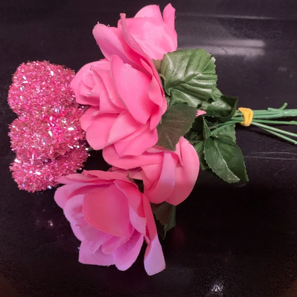 Pink Valentine Heart Rose bouquet